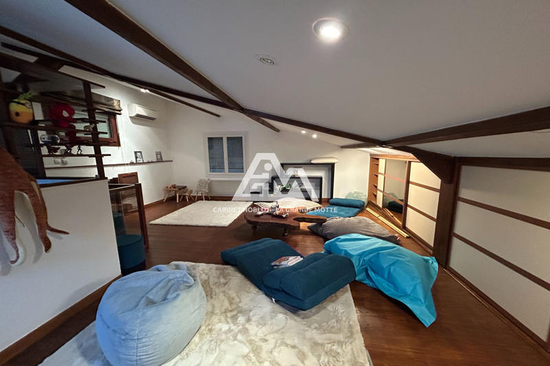 Maison - 128 m² - 6 pièces