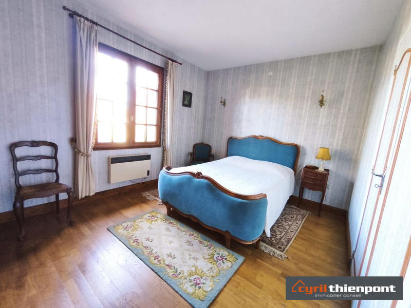 Maison - 230 m² - 7 pièces