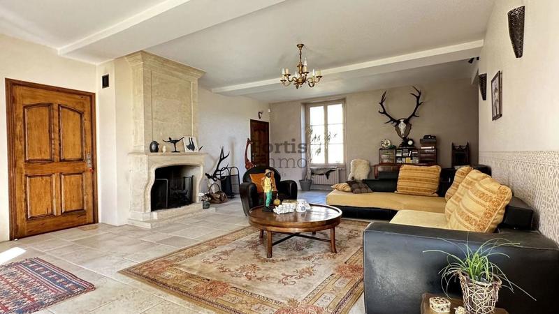 Corps de ferme - 407 m² - 11 pièces