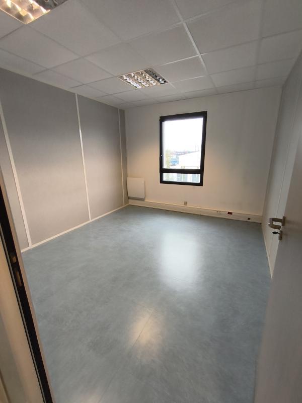 Bureau - 110 m² - 5 pièces