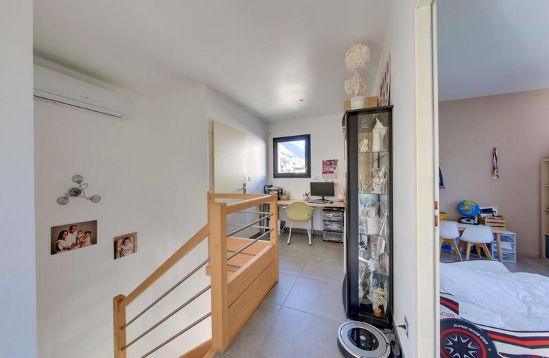 Maison - 98 m² - 4 pièces