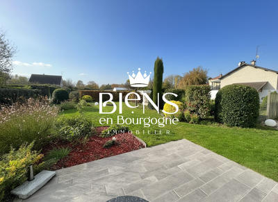 Maison traditionnelle - 150 m² - 5 pièces