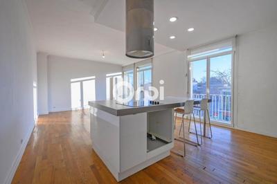 Appartement - 80 m² - 3 pièces