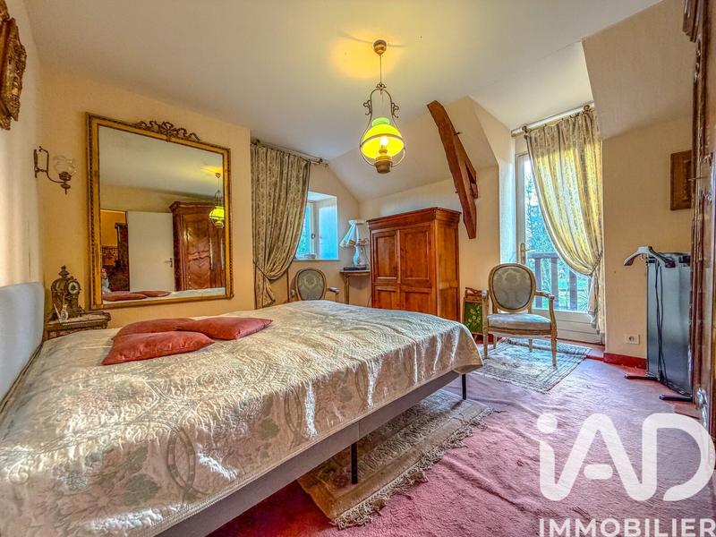 Maison - 211 m² - 6 pièces