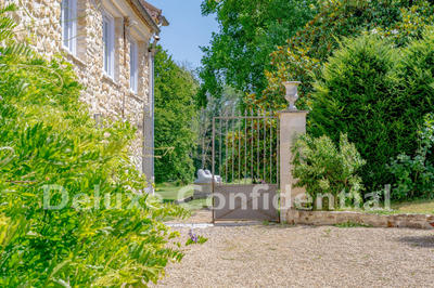 Maison - 900 m² - 20 pièces