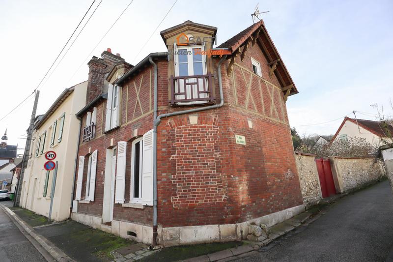 Maison - 90 m² - 6 pièces