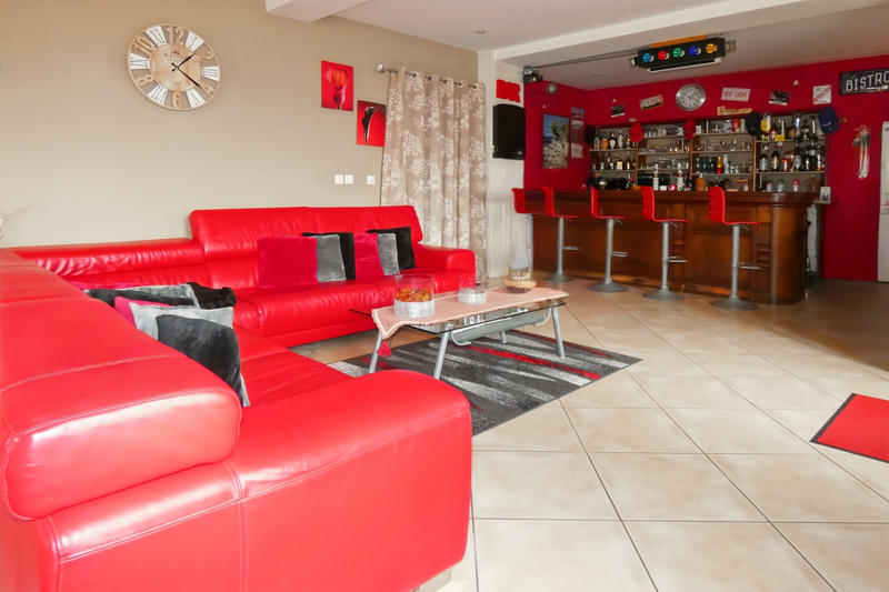 Maison - 193 m² - 8 pièces