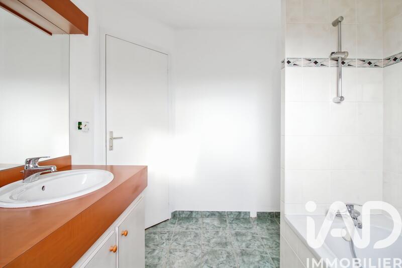 Maison - 93 m² - 4 pièces