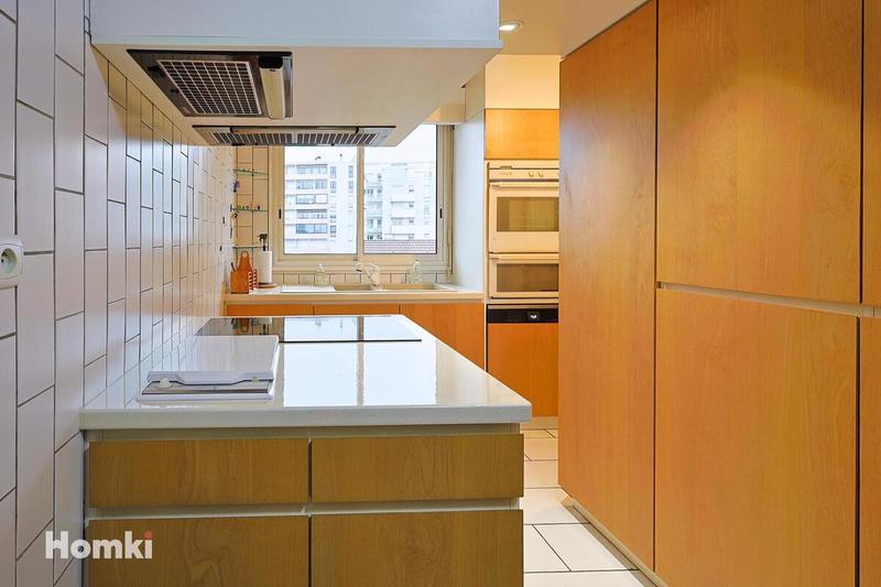 Appartement - 155 m² - 6 pièces