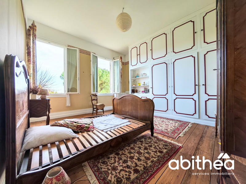 Maison - 380 m² - 12 pièces