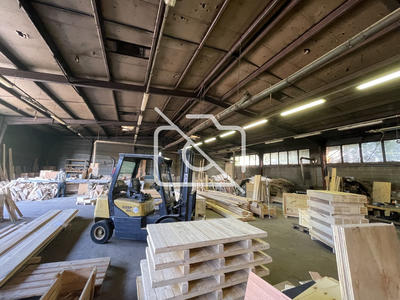 Terrain commercial - 6 800 m²