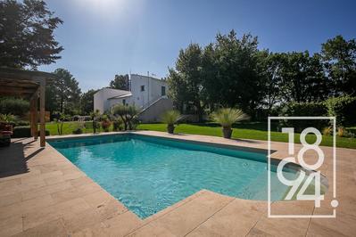 Villa - 230 m² - 6 pièces