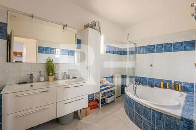 Villa - 188 m² - 7 pièces