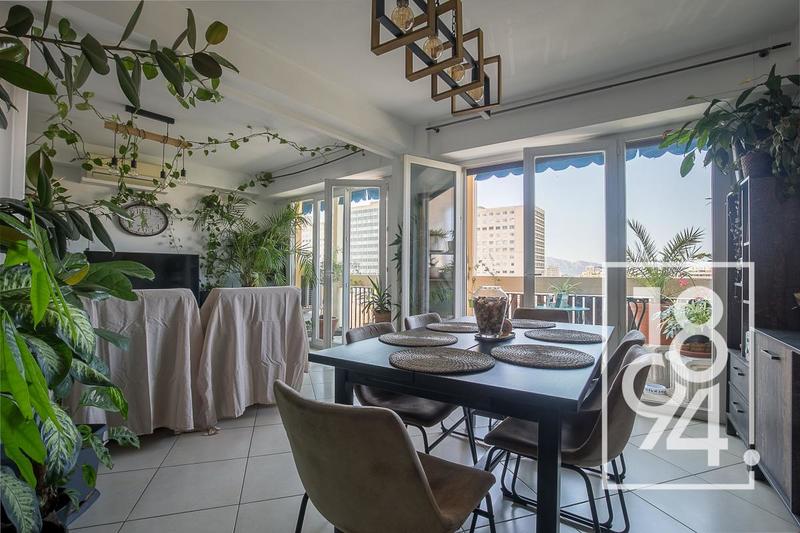 Appartement - 84 m² - 4 pièces