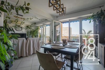 Appartement - 84 m² - 4 pièces