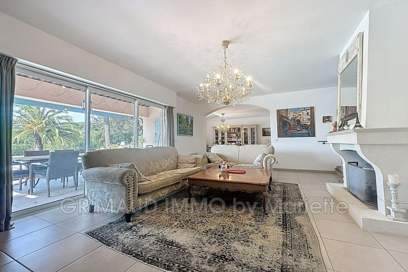 Maison - 221 m² - 6 pièces