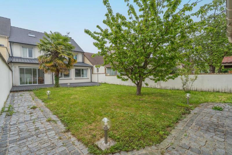 Maison - 185 m² - 7 pièces