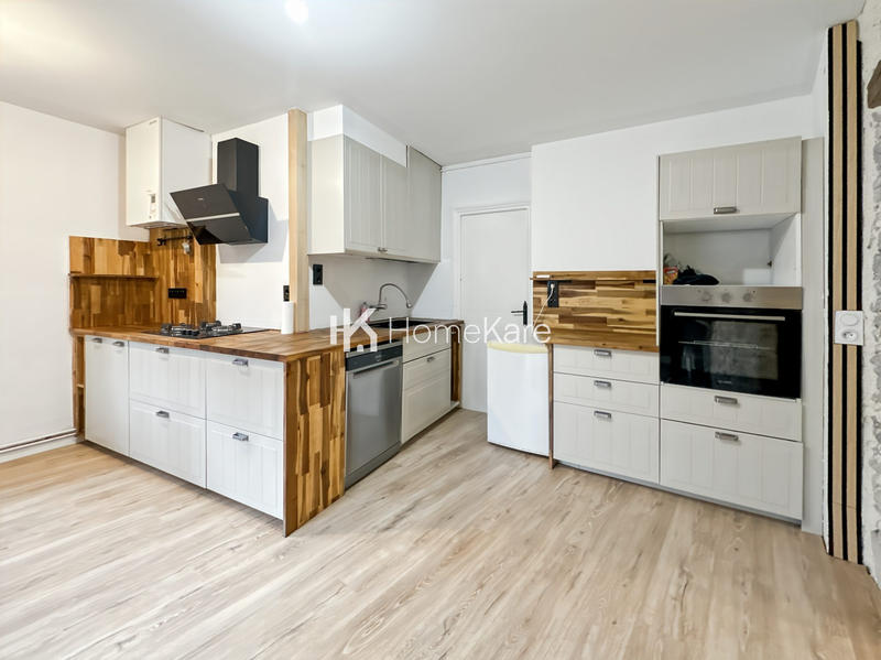 Maison - 180 m² - 6 pièces