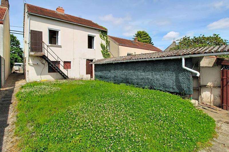 Maison - 88 m² - 4 pièces