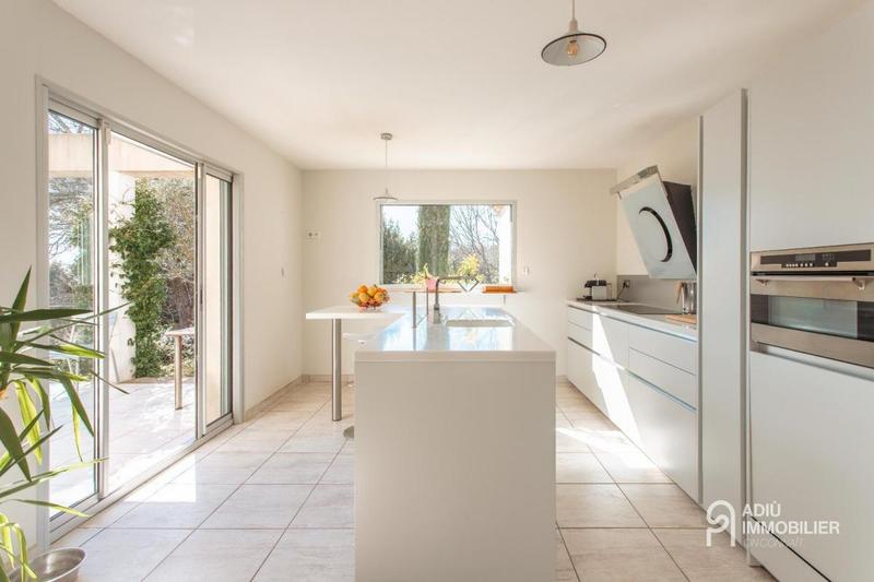 Propriété - 250 m² - 7 pièces