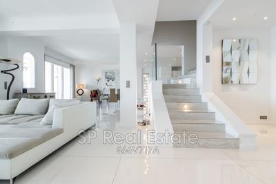 Appartement - 250 m² - 5 pièces