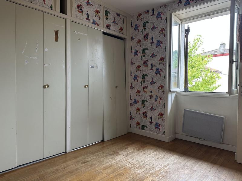 Maison - 202 m² - 9 pièces