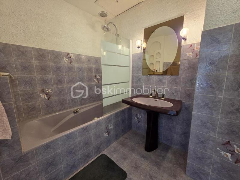 Maison traditionnelle - 166 m² - 8 pièces