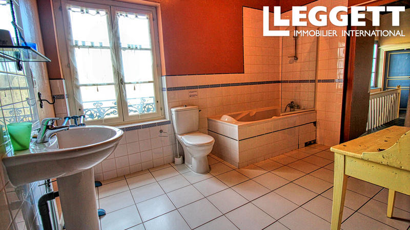 Demeure - 275 m² - 8 pièces