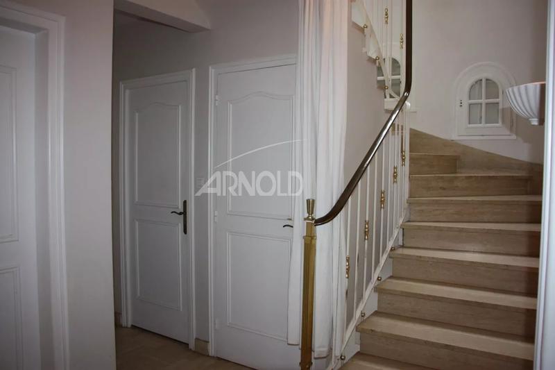 Maison - 168 m² - 7 pièces