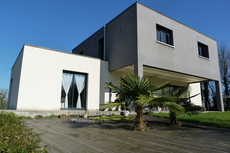 Maison - 200 m² - 8 pièces