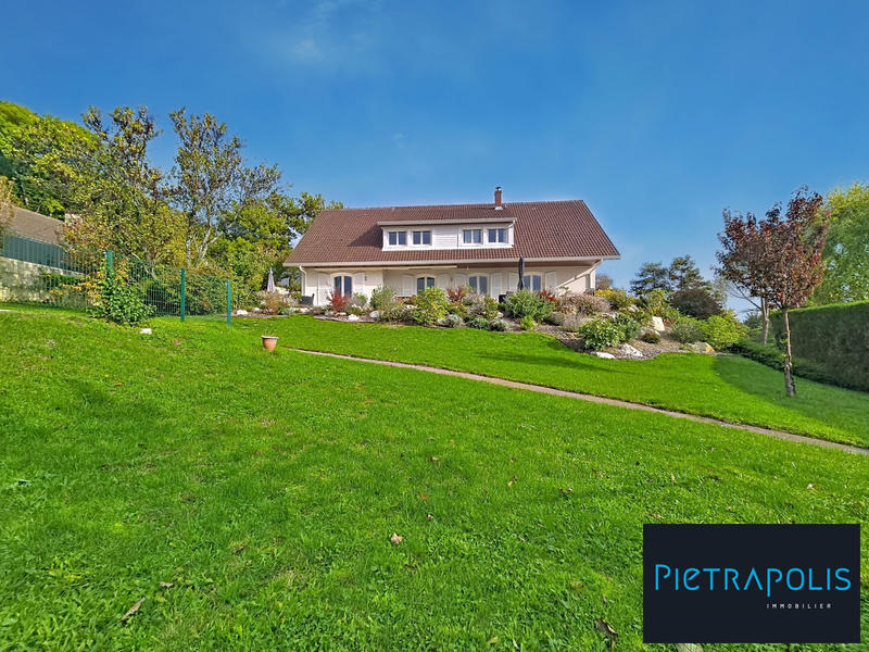 Villa - 313 m² - 8 pièces