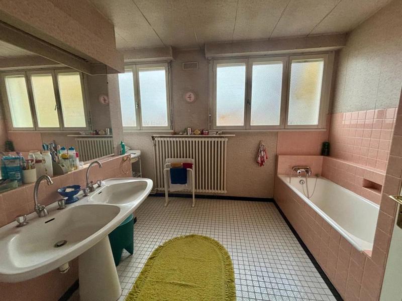 Maison - 170 m² - 7 pièces