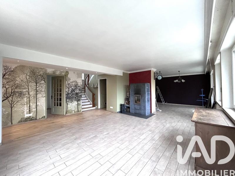 Maison - 218 m² - 8 pièces