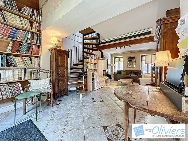 Maison - 102 m² - 5 pièces