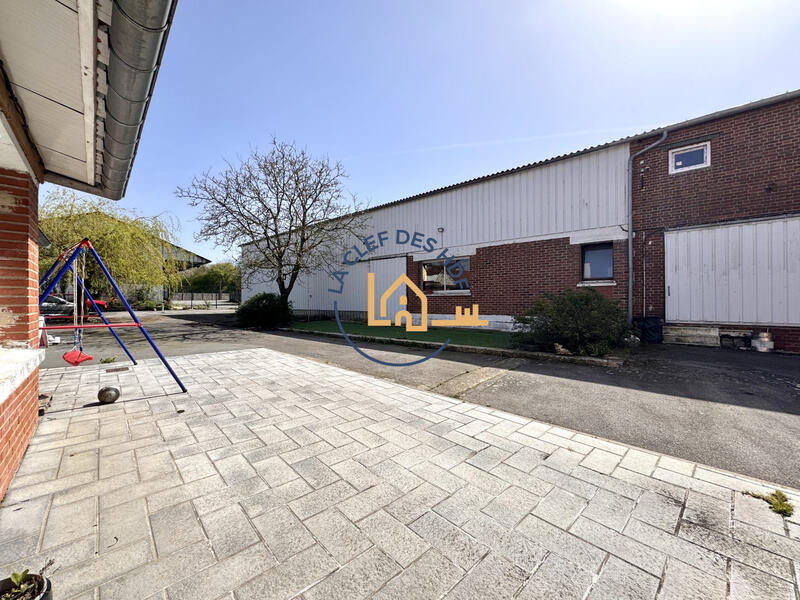 Maison - 180 m² - 6 pièces