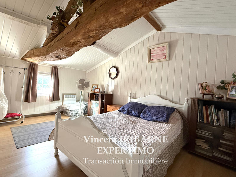 Maison - 202 m² - 7 pièces