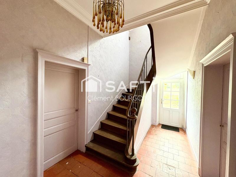 Maison - 295 m² - 10 pièces