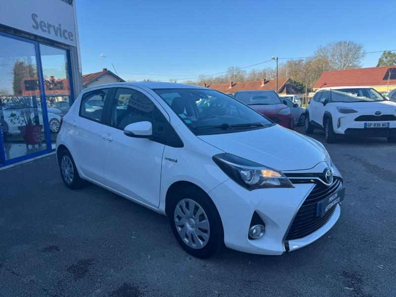 Toyota Yaris III Hybride 100h - Bv E-Cvt Dynamic