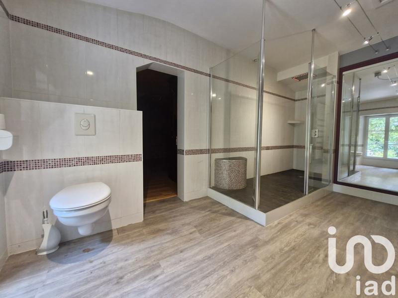 Maison - 195 m² - 7 pièces