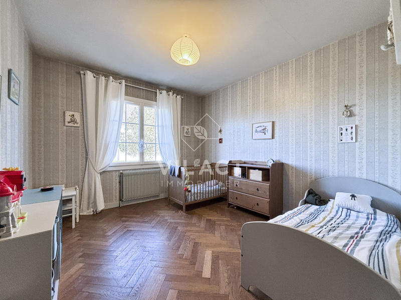 Maison - 200 m² - 7 pièces