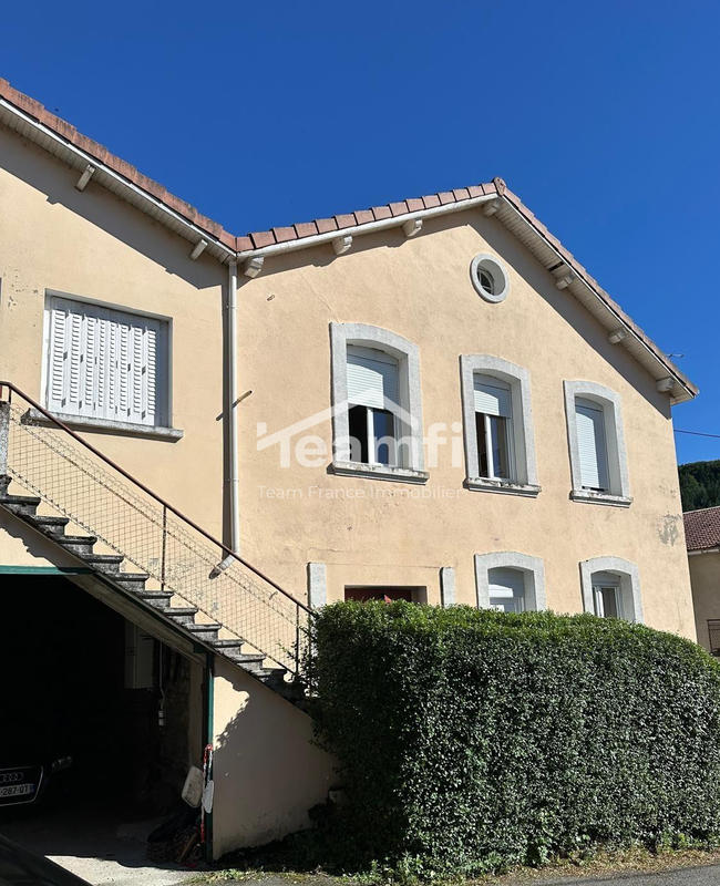 Maison ancienne - 210 m² - 6 pièces