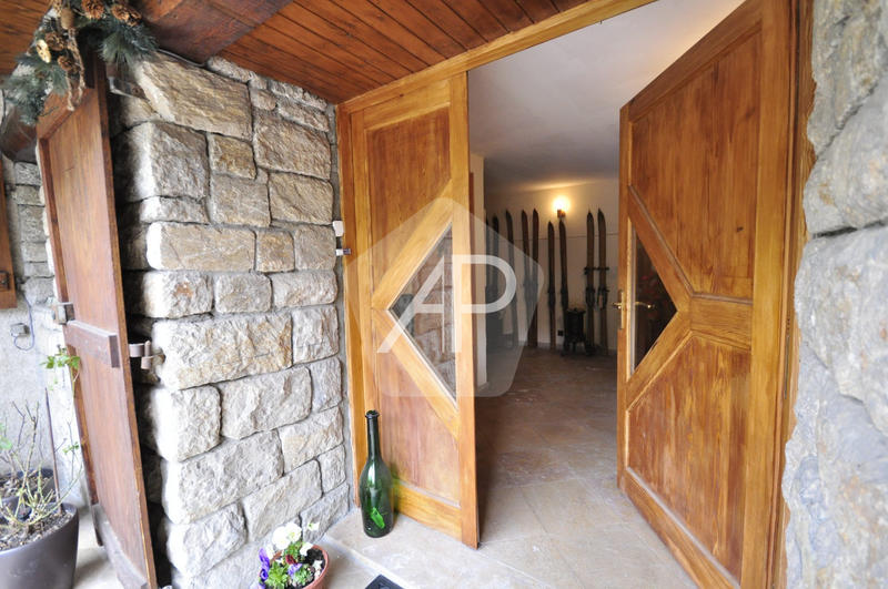 Maison - 251 m² - 10 pièces