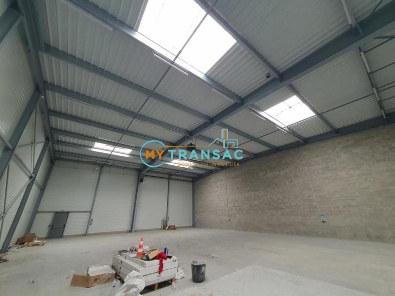 Local d'activité / Entrepôt - 533 m²