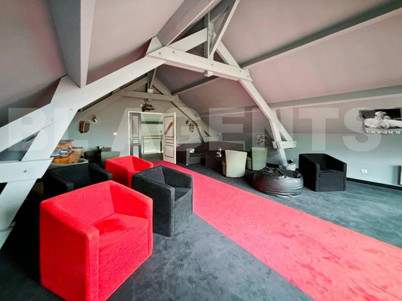 Villa - 322 m² - 6 pièces