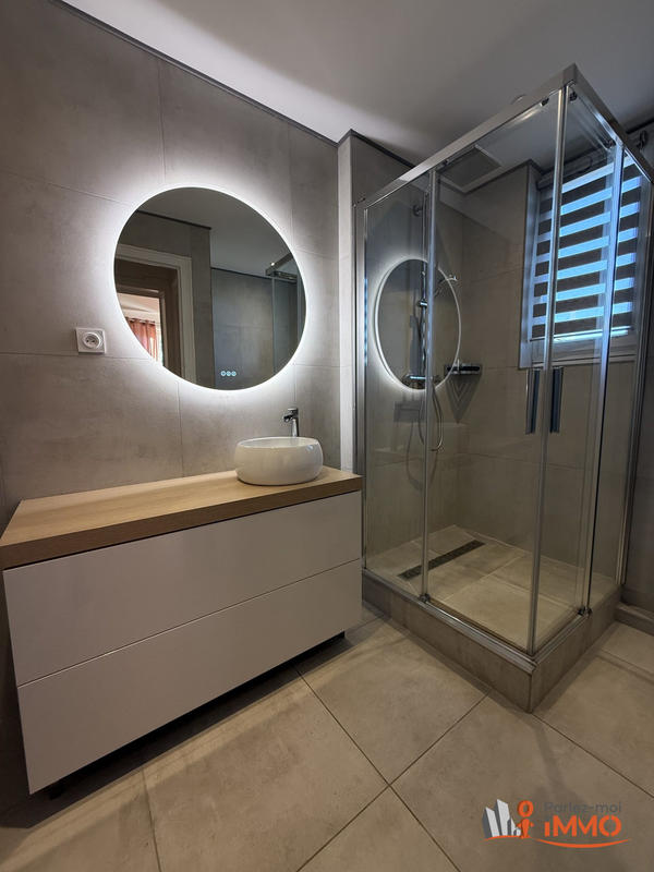 Appartement - 99 m² - 3 pièces