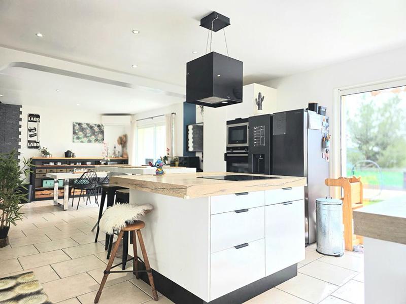 Maison - 145 m² - 8 pièces
