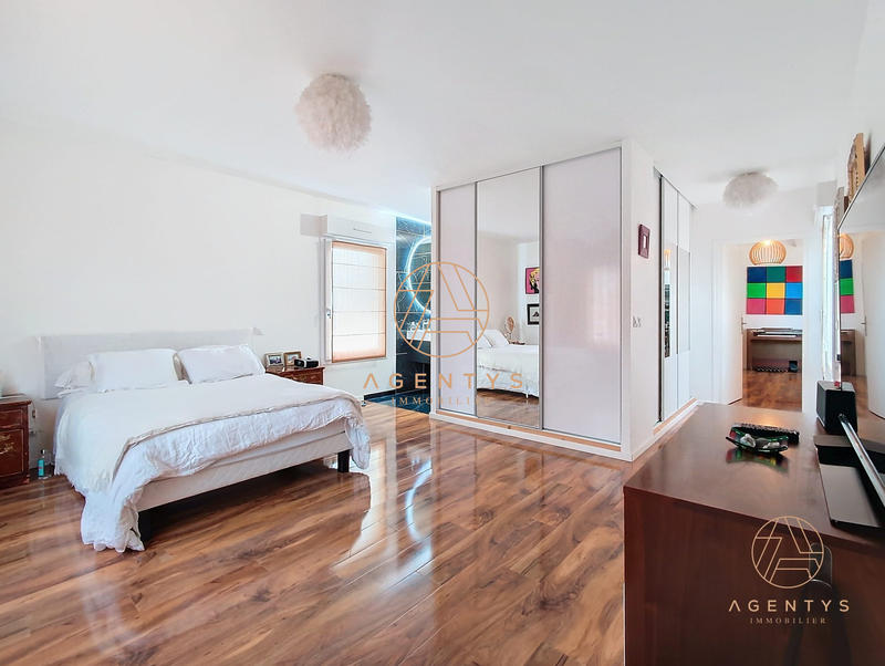 Maison - 165 m² - 7 pièces