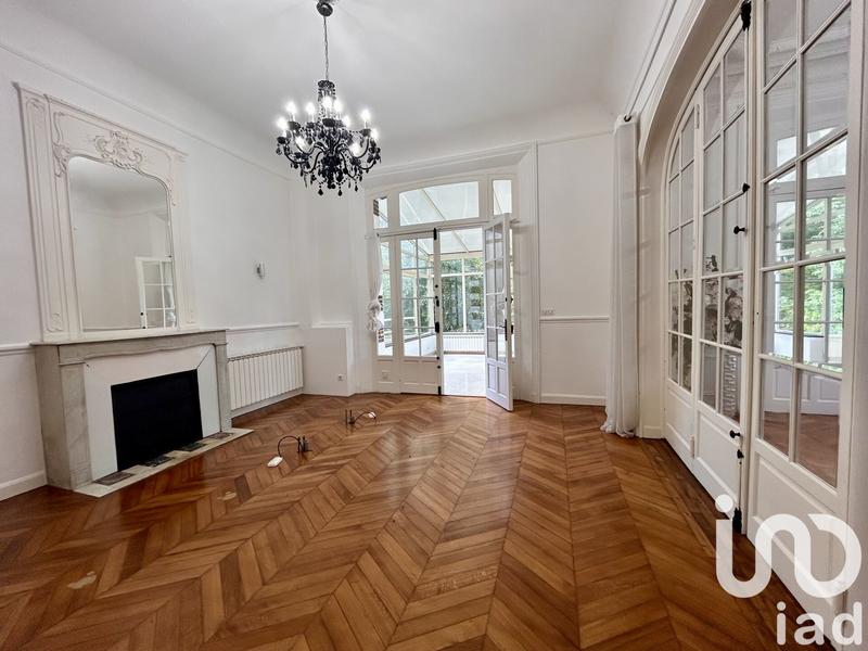 Maison - 350 m² - 12 pièces