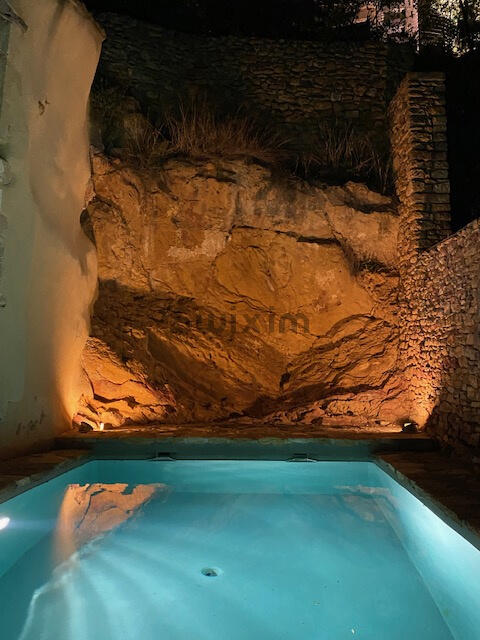 Maison - 207 m² - 10 pièces