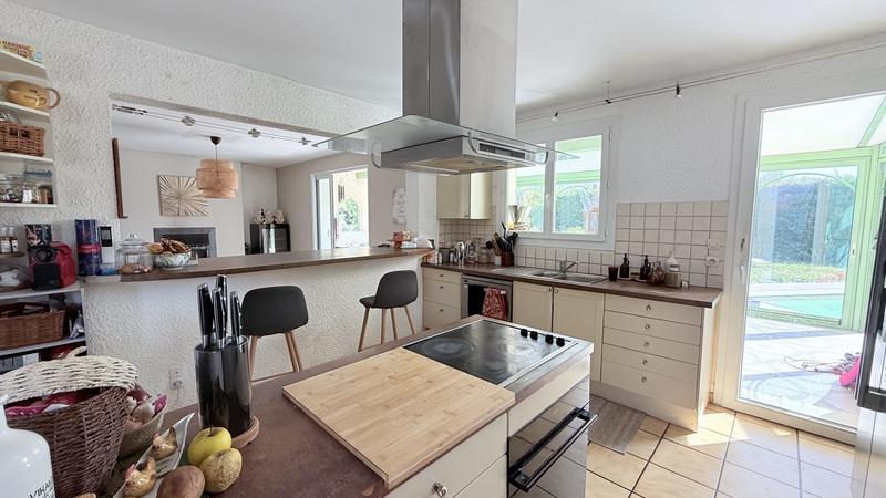 Villa - 200 m² - 6 pièces